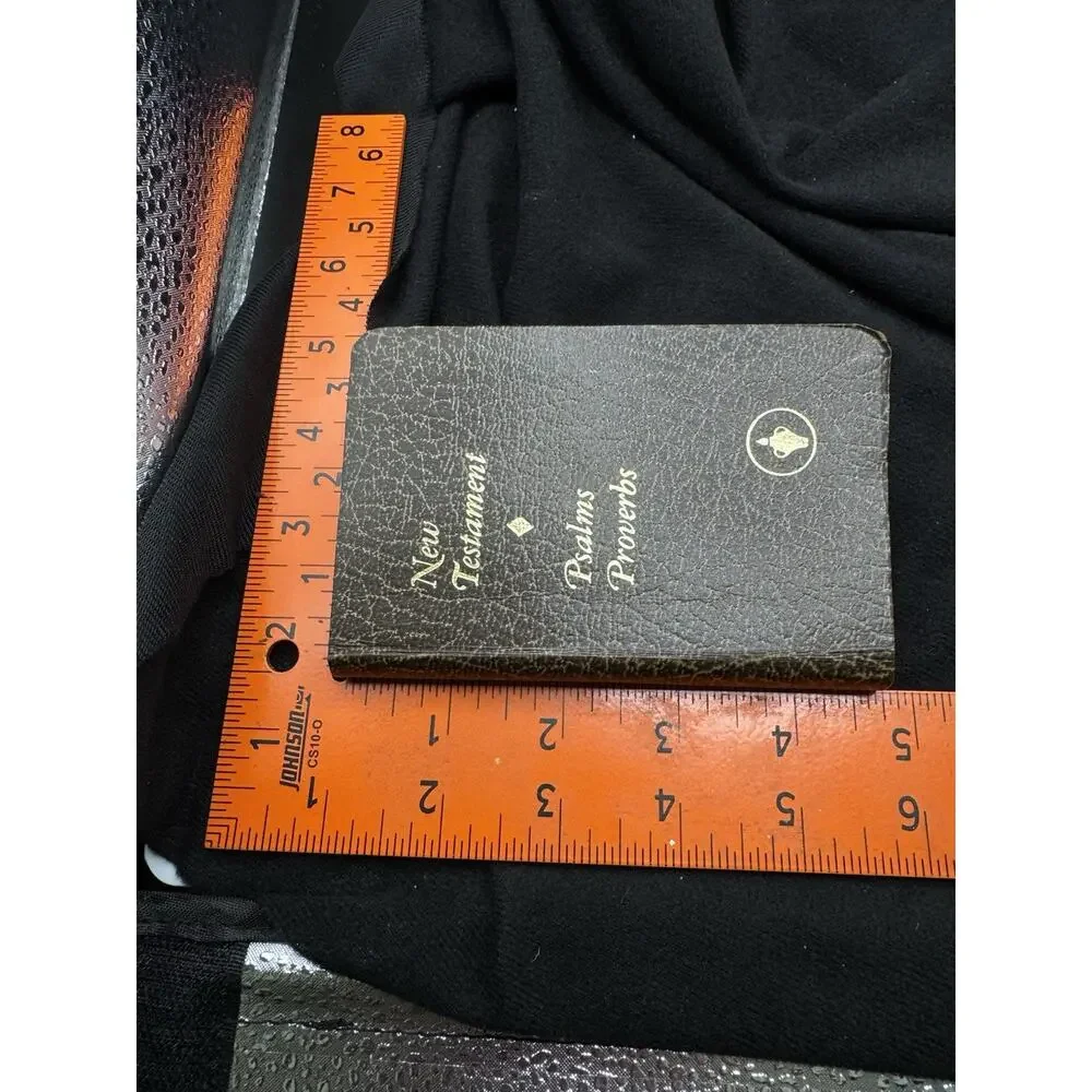 New Testament Psalms Proverbs Brown Pocket Size Gideons Bible